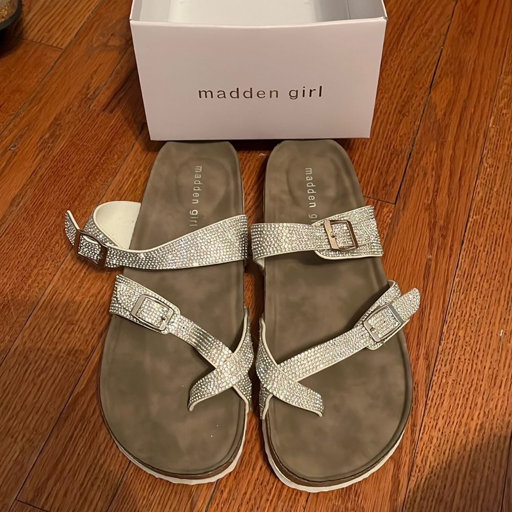 Madden Girl Bryceee- R Silver Sparkly Sandles